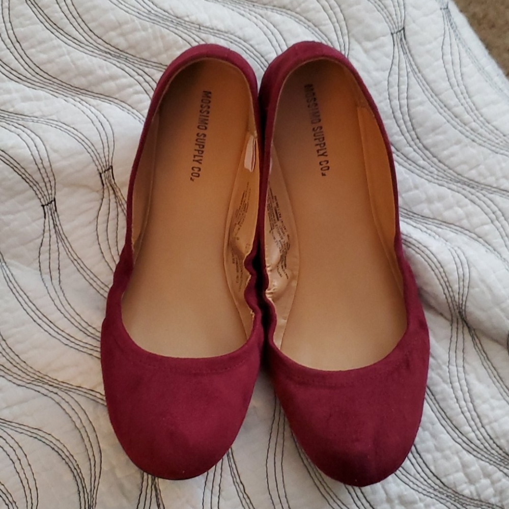 mossimo burgundy flats